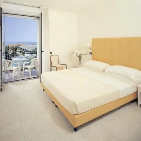 Ducale Hotel 3*