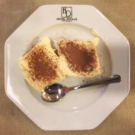 Ducale Отель Каттолика